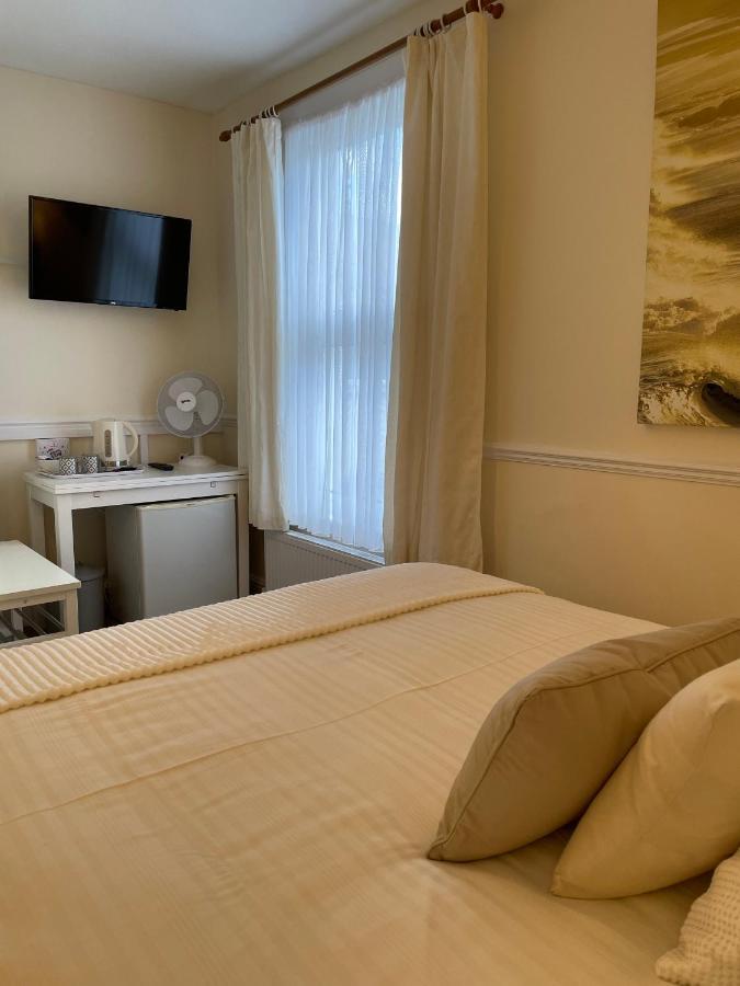 Caris Guest House Southend-on-Sea Exteriér fotografie