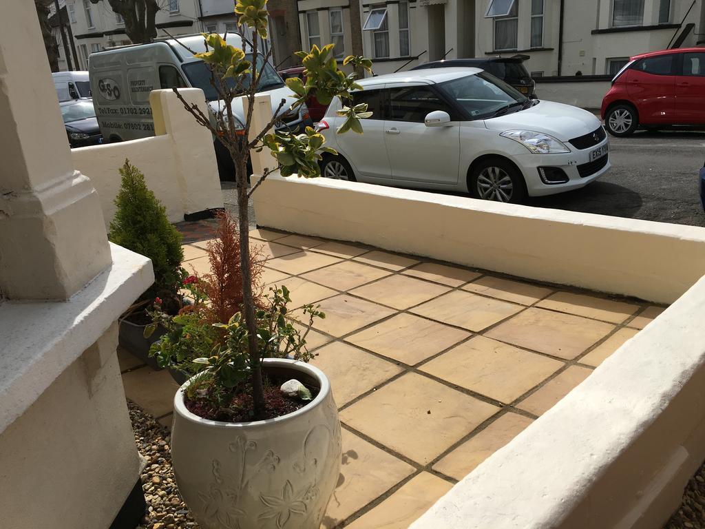 Caris Guest House Southend-on-Sea Exteriér fotografie